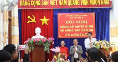 Tây Hòa: Công bố Quyết định về công tác cán bộ