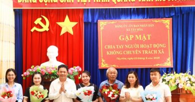 Xã Tây Hòa tổ chức gặp mặt cán bộ không chuyên trách nghỉ chế độ theo Nghị định 154 của Chính phủ
